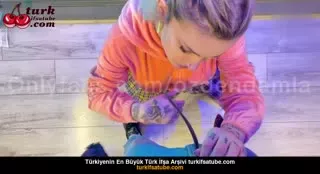 Türk Porno Yıldızı Damla Özden İntihara Uğramış Bir Abla ile Seks Yapıyor
